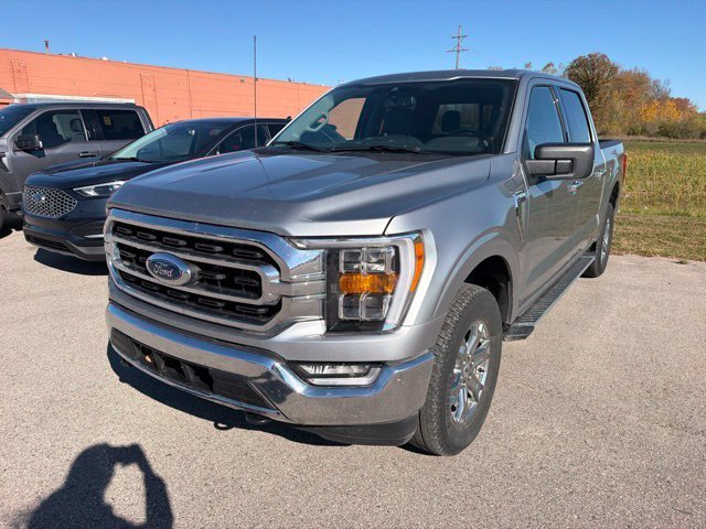 Used 2023 Iconic Silver Metallic Ford XLT image 3