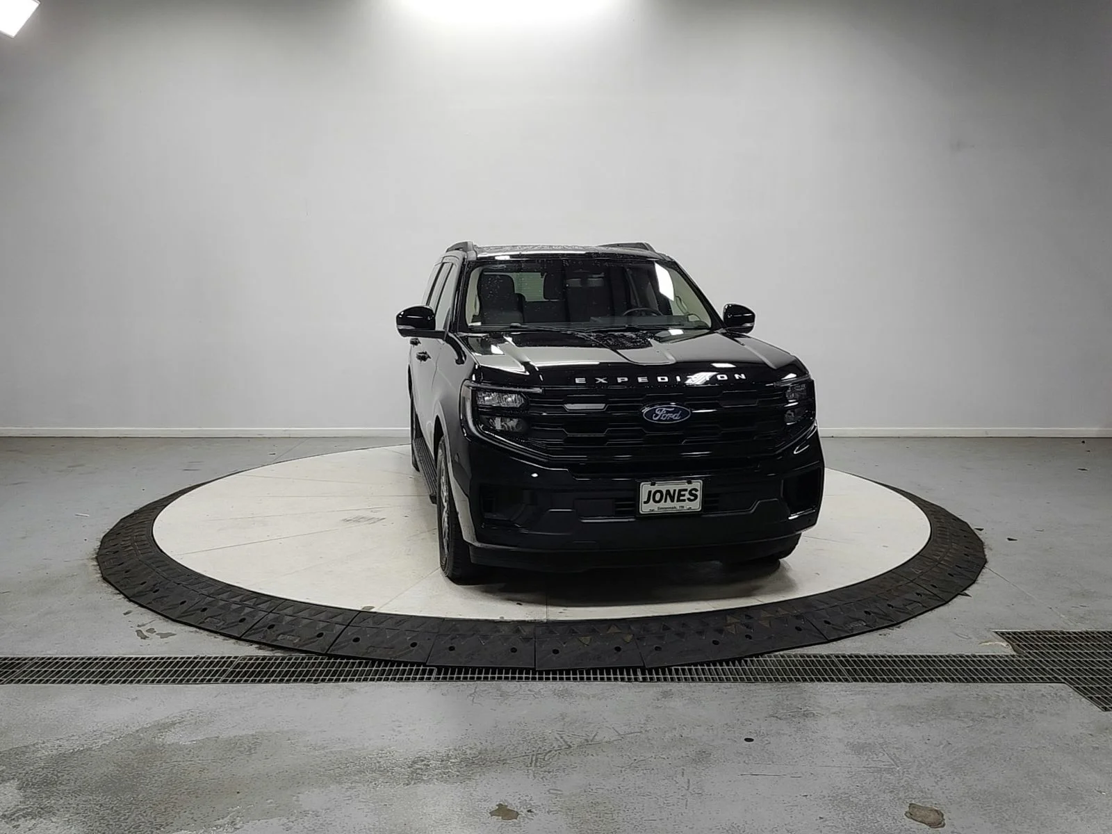 Used 2025 Black Ford Active image 2