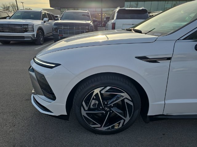 Used 2026 White Hyundai SEL Sport image 10