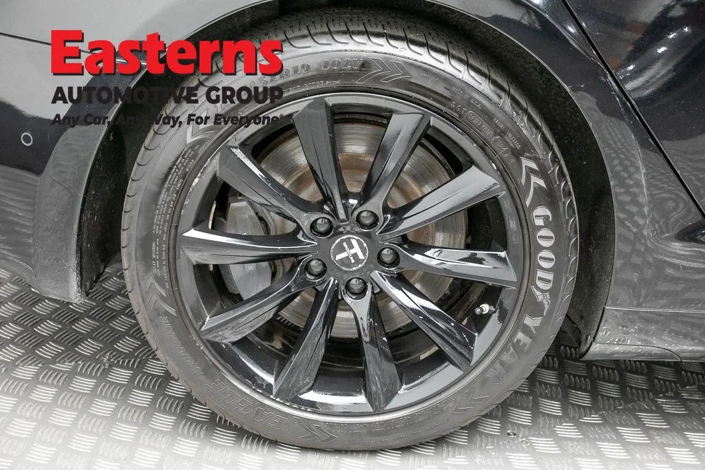 Used 2019 Black Tesla 75D image 24
