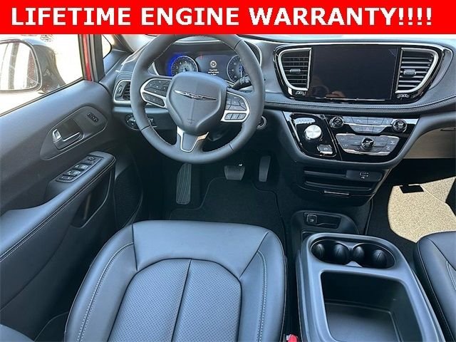 2026 Chrysler Pacifica Select - Photo 18