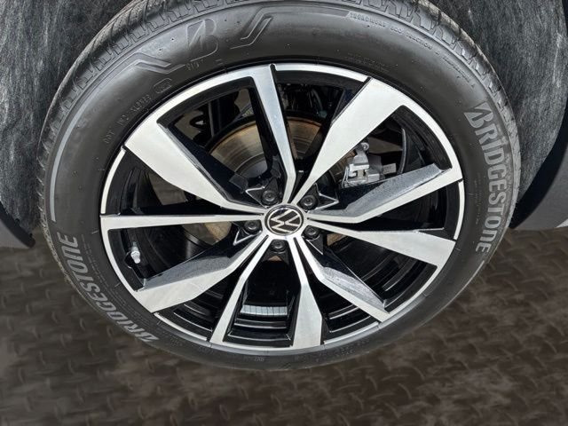 New 2026 Pure Gray Volkswagen SEL Premium R-Line image 3