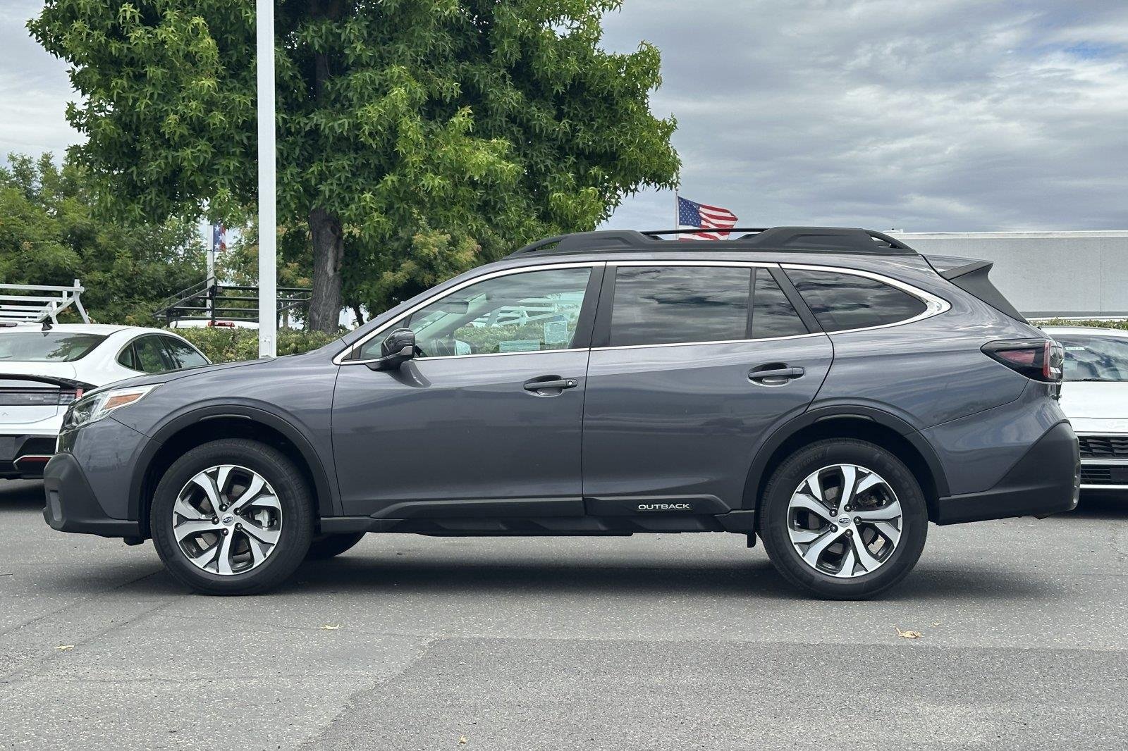 Used 2022 Magnetite Gray Metallic Subaru Limited image 7