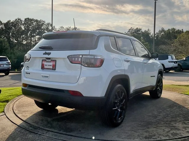 New 2026 Bright White Clearcoat Jeep Latitude image 7