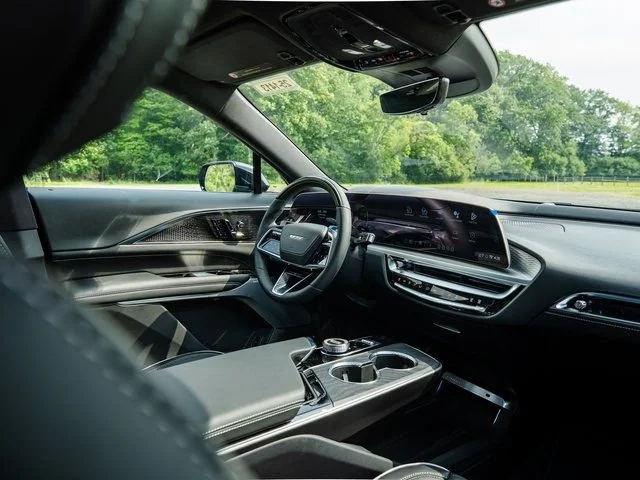 2026 Cadillac LYRIQ V Premium - Photo 38