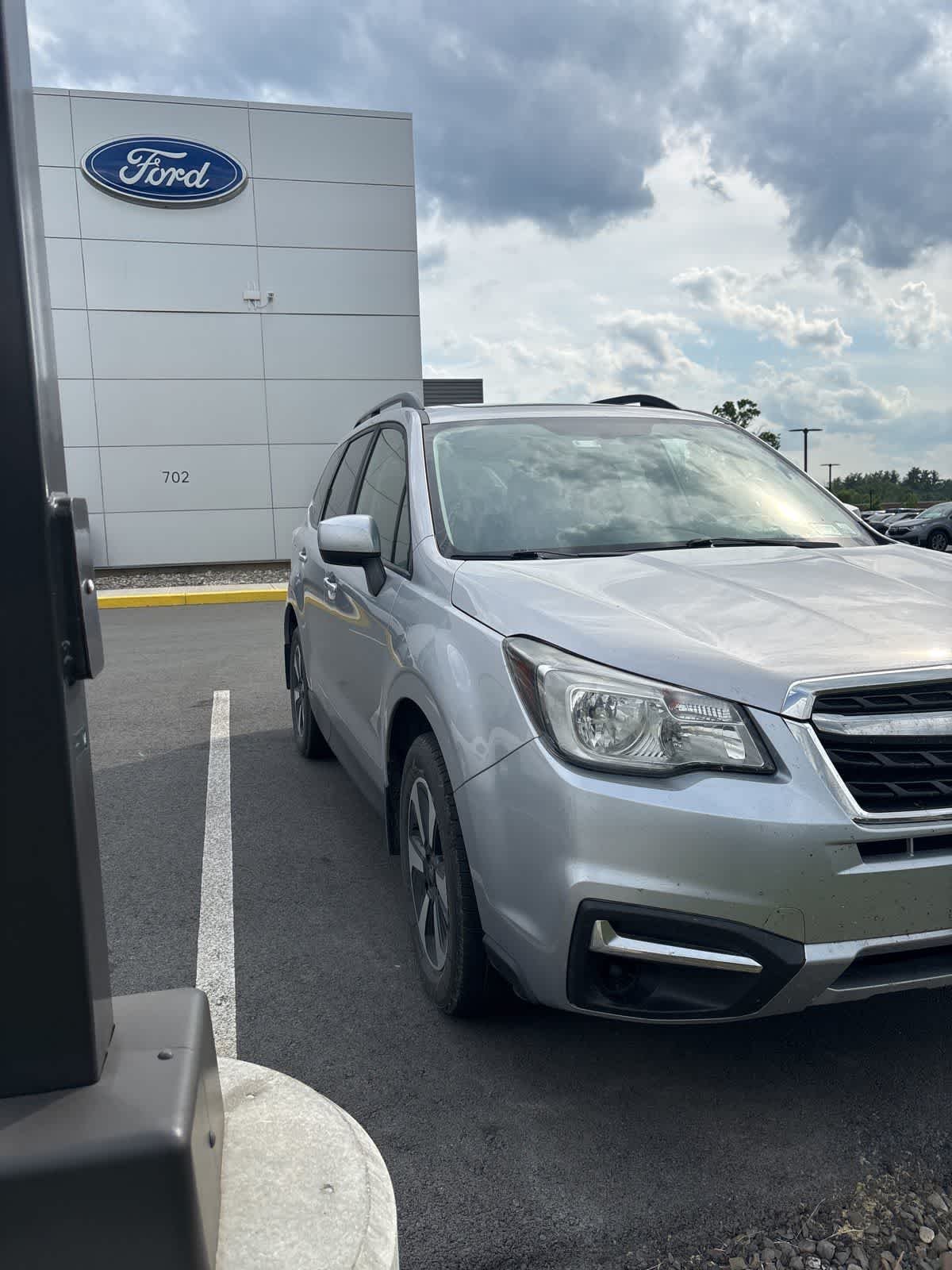 Used 2017 Ice Silver Metallic Subaru Premium image 6