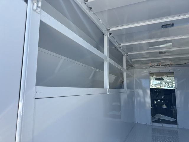 New 2025 Summit White Chevrolet 1WT image 8