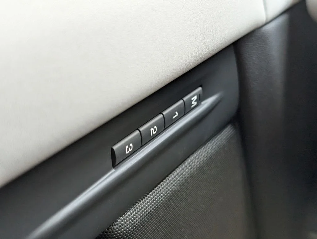 New 2026 Tribeca Blue Land Rover S image 30