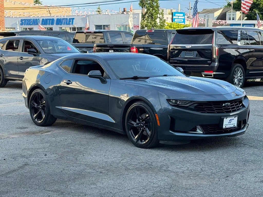 2022 Chevrolet Camaro 1LT RWD photo