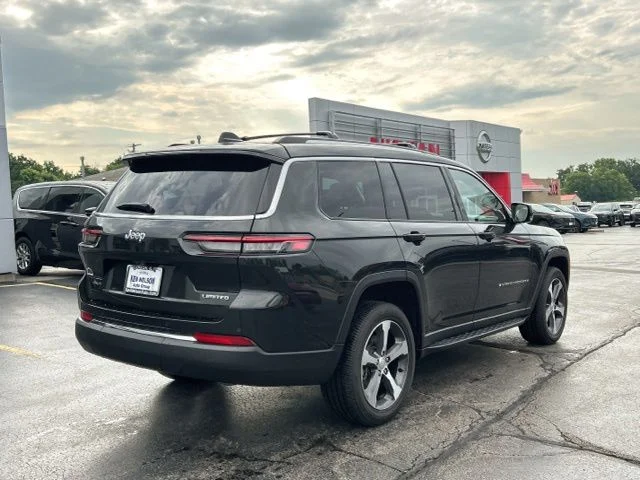 Used 2023 Gray Jeep Limited image 14