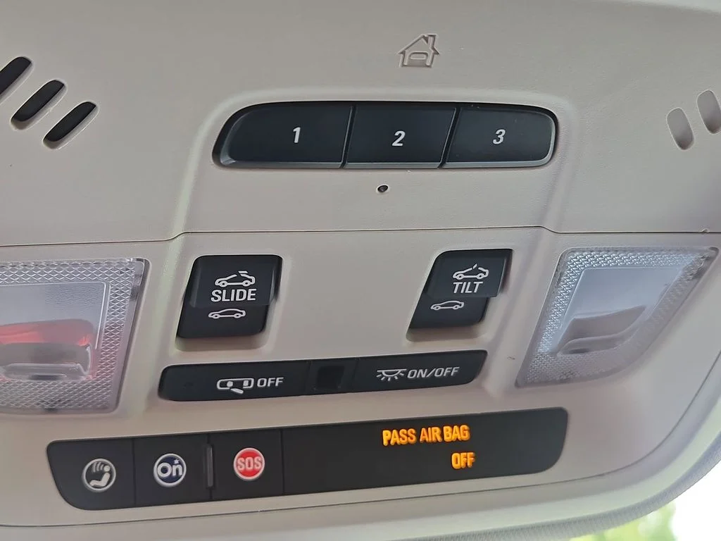 Used 2019 White Chevrolet RS image 52