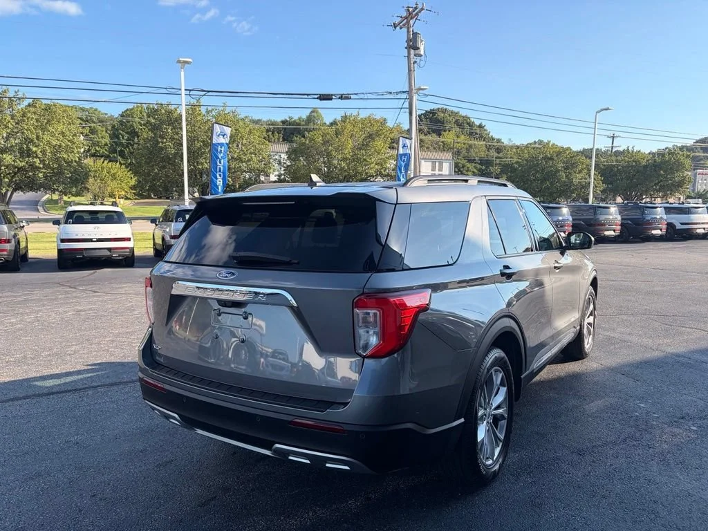 Used 2023 Gray Ford XLT image 6