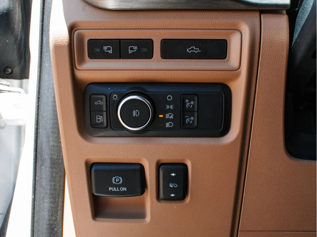 Used 2022 Oxford White Ford LARIAT image 13