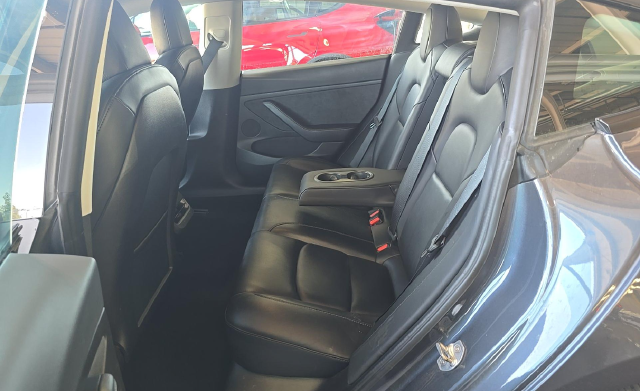 Used 2022 Midnight Silver Metallic Tesla Long Range image 8