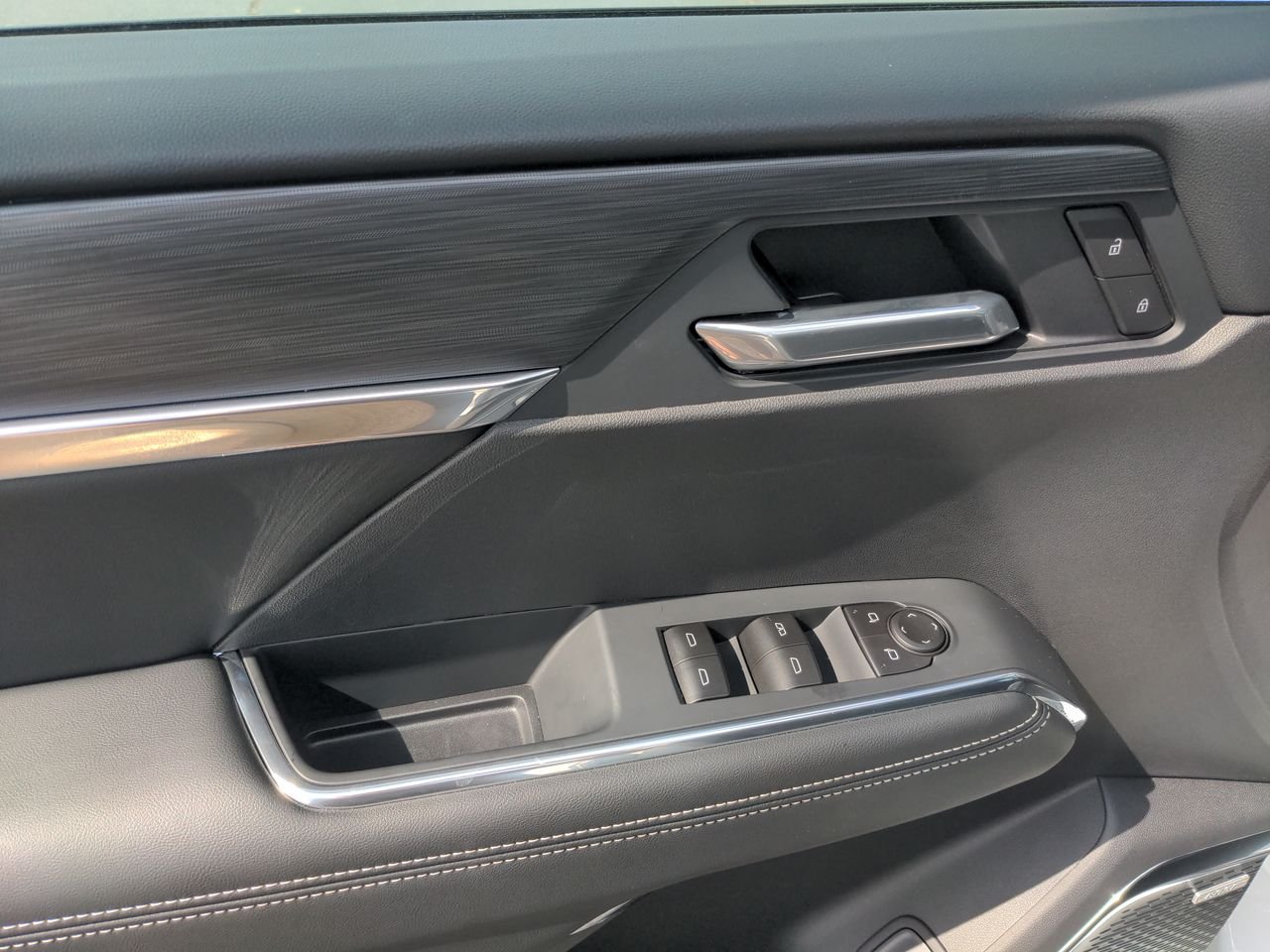 2025 GMC Acadia Elevation - Photo 23