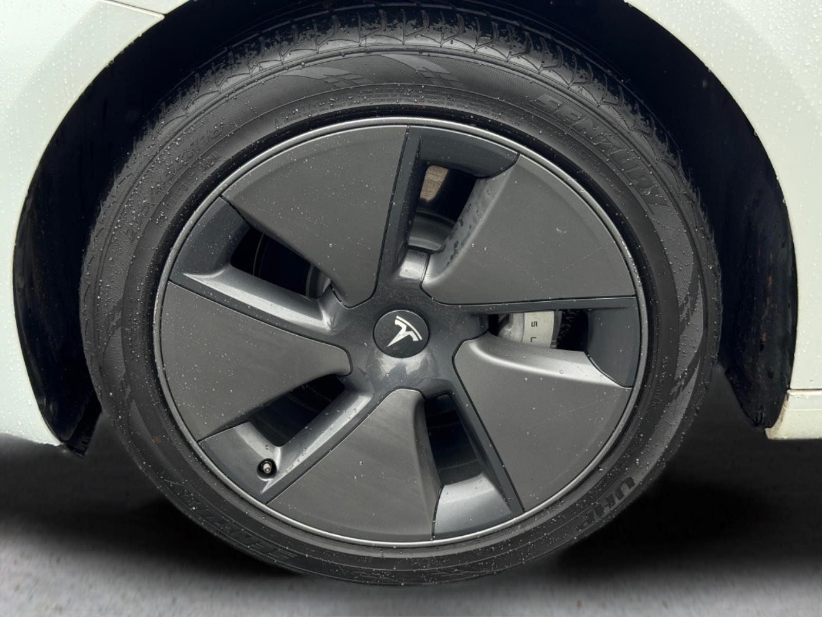 Used 2023  Tesla  image 14