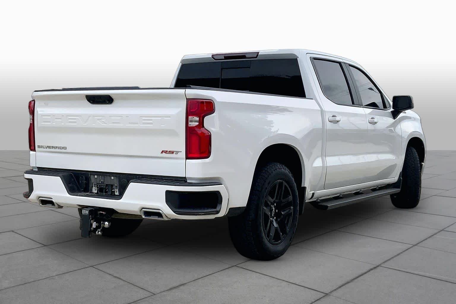 Used 2024 Summit White Chevrolet RST image 13