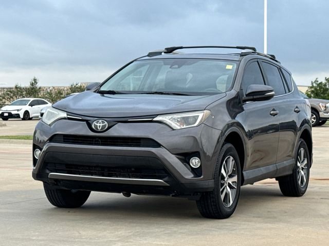 Used 2017 Gray Toyota XLE image 3