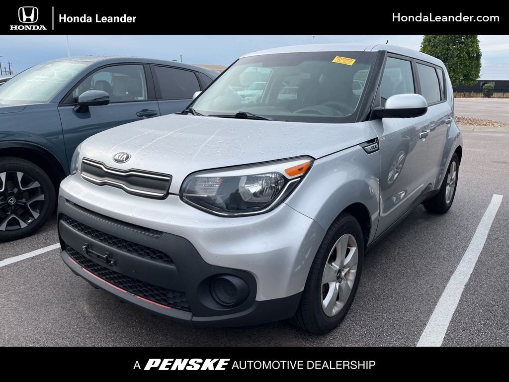 2017 Kia Soul 1.6L Base 6 A/T's photo