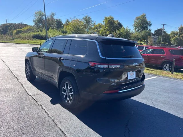 New 2027 High-Gloss Black Paint Jeep Laredo X image 5