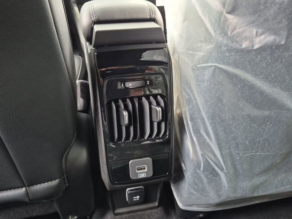 New 2026 Diamond Black Crystal Pearlcoat Jeep Limited image 20