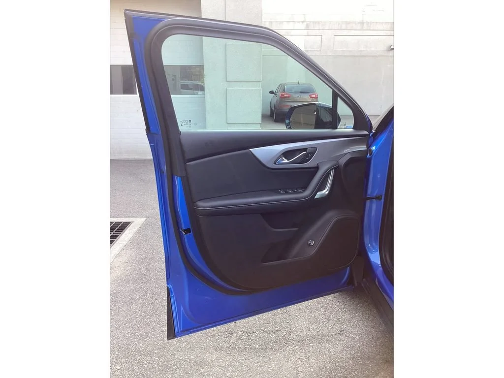 Used 2024 Riptide Blue Metallic Chevrolet 3LT image 18