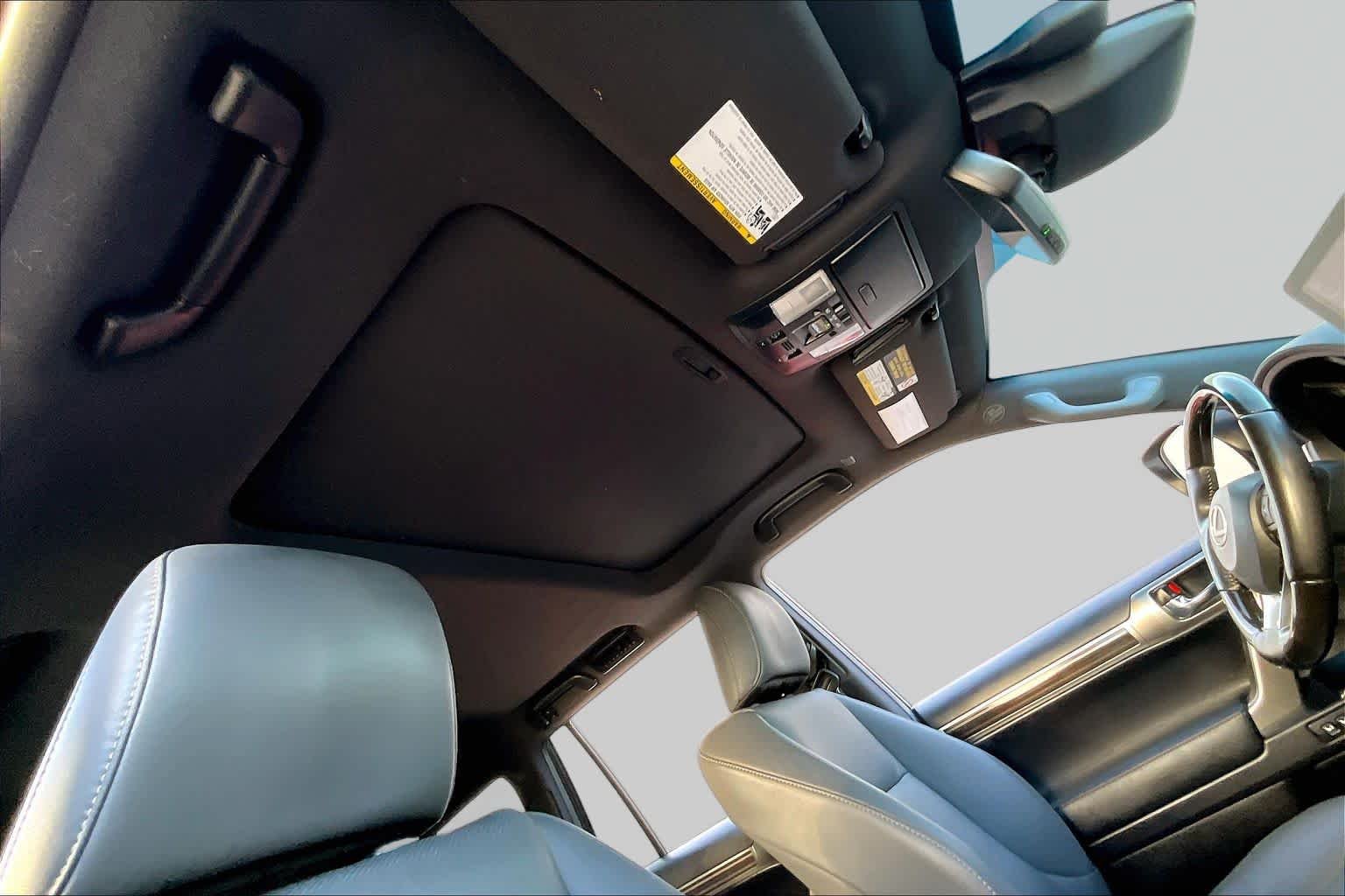 Used 2022 Starfire Pearl Lexus Premium image 14