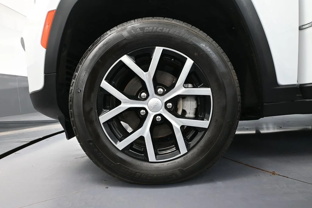 Certified Used 2024 White/off-white Jeep Limited image 16