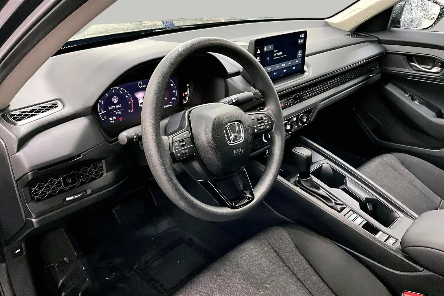 Used 2026 Meteorite Gray Metallic Honda LX image 18