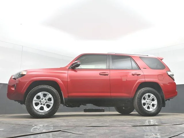 Used 2018 Barcelona Red Metallic Toyota SR5 image 44