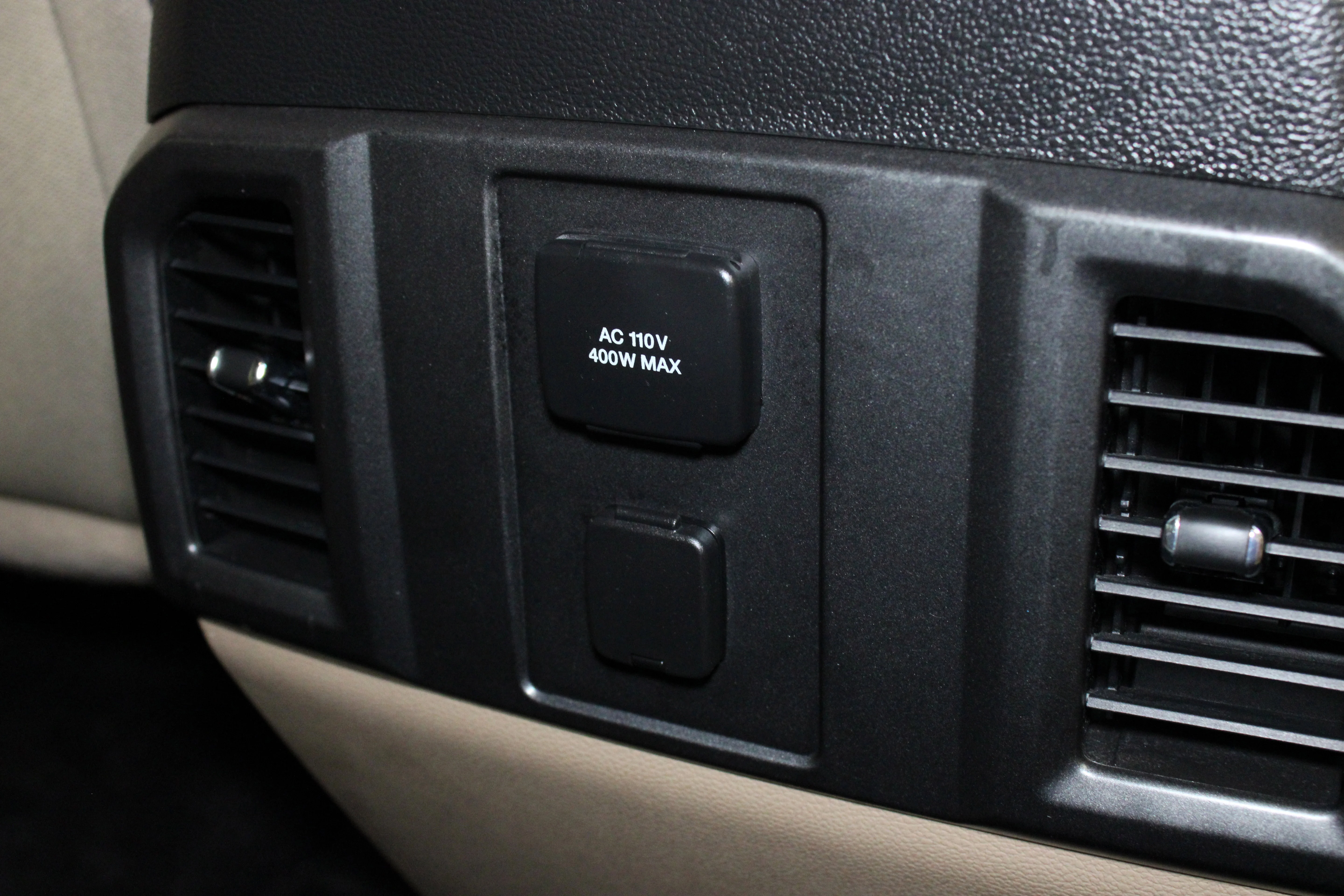 Used 2016 Bronze Ford XLT image 17