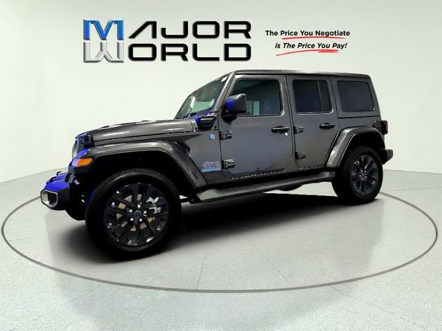 Used 2025 Gray Jeep Sahara 4xe image 4