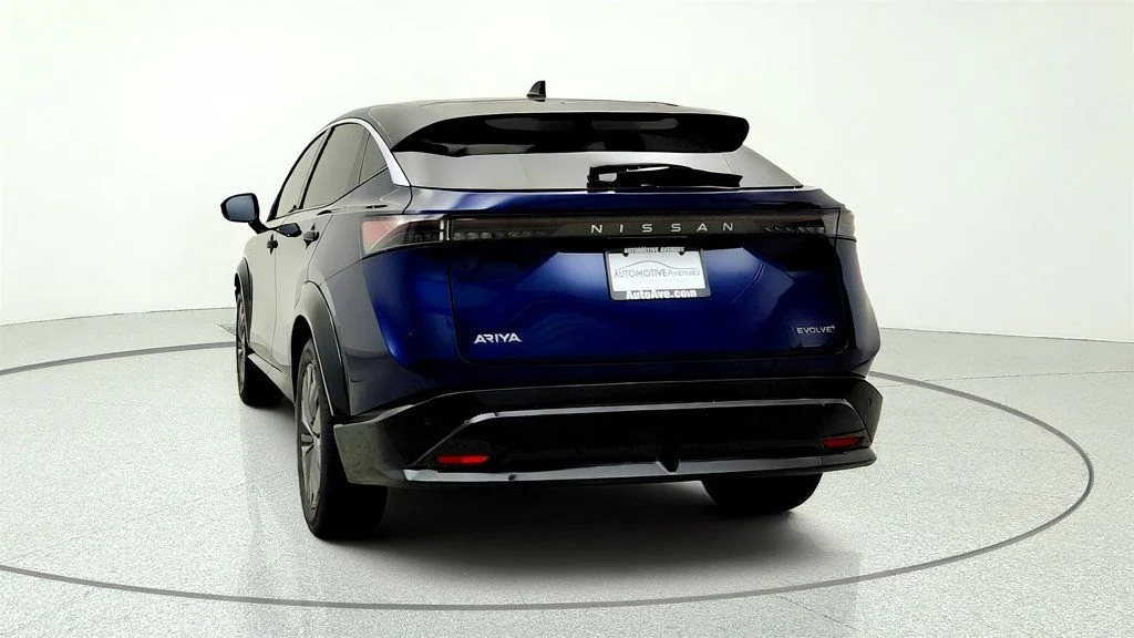 Used 2025 Deep Ocean Blue Pearl/Black Diamond Pearl Nissan EVOLVE+ FWD image 6