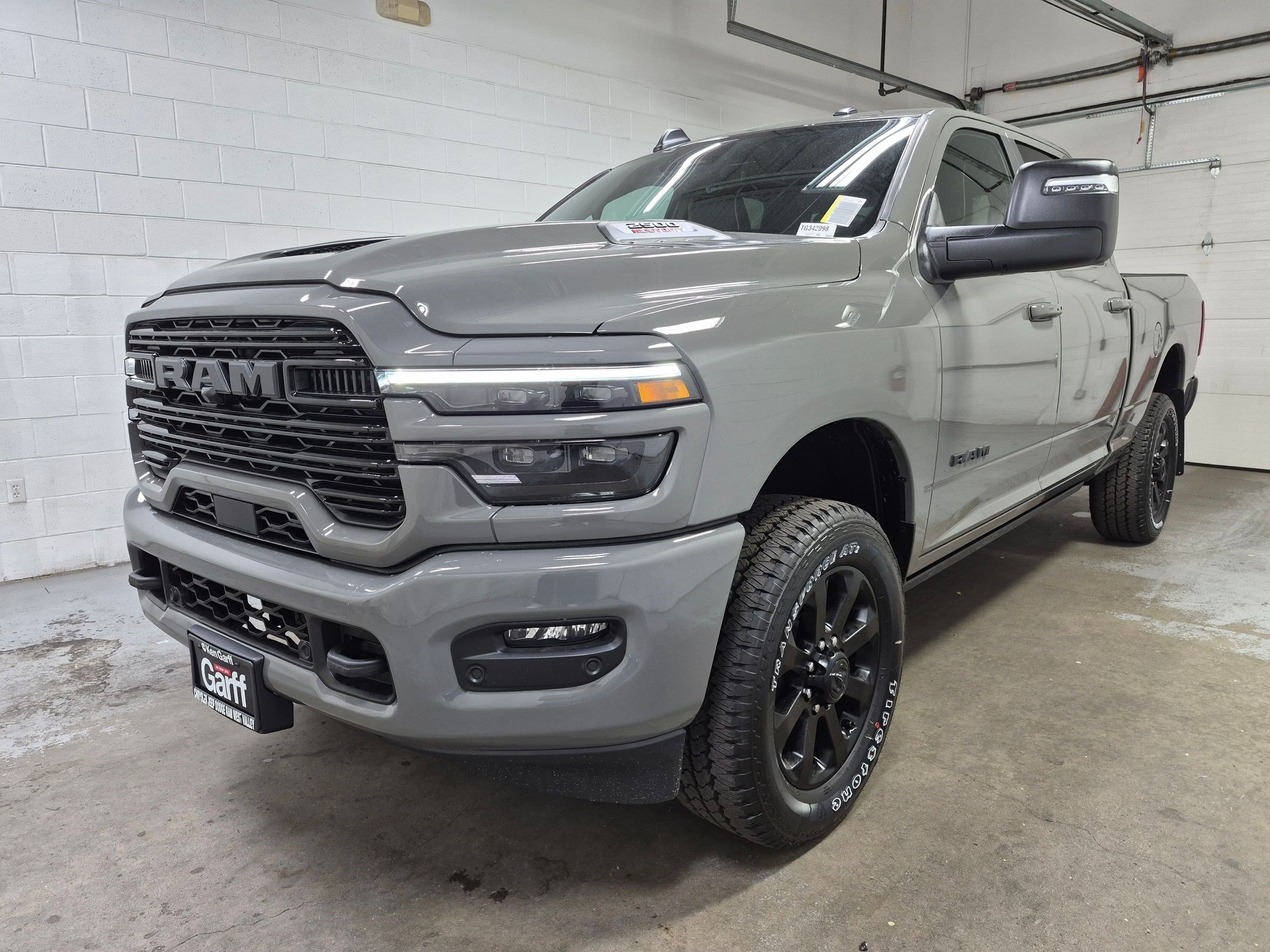 New 2026 Ceramic Gray Clear-Coat Exterior Paint RAM Laramie image 9