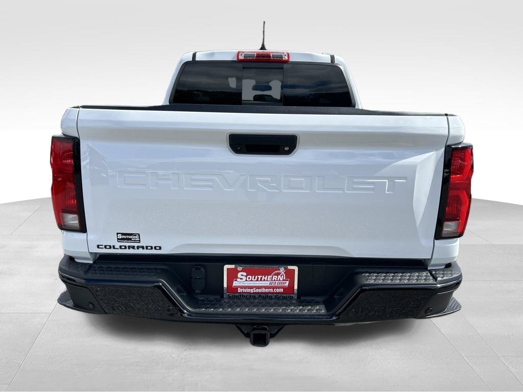 Used 2024 White Chevrolet Z71 image 4