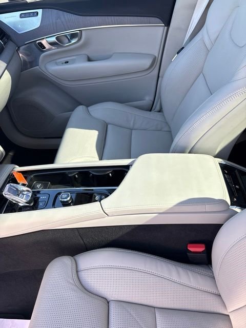 Used 2024 White Volvo Ultimate image 23