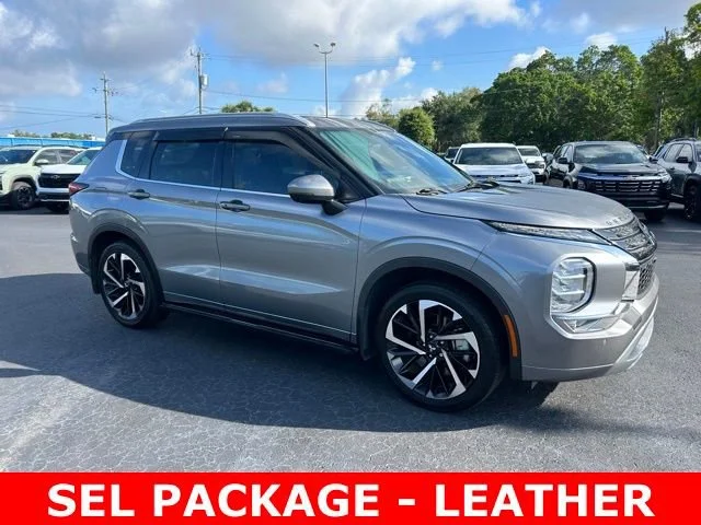 2022 Mitsubishi Outlander SEL FWD's photo