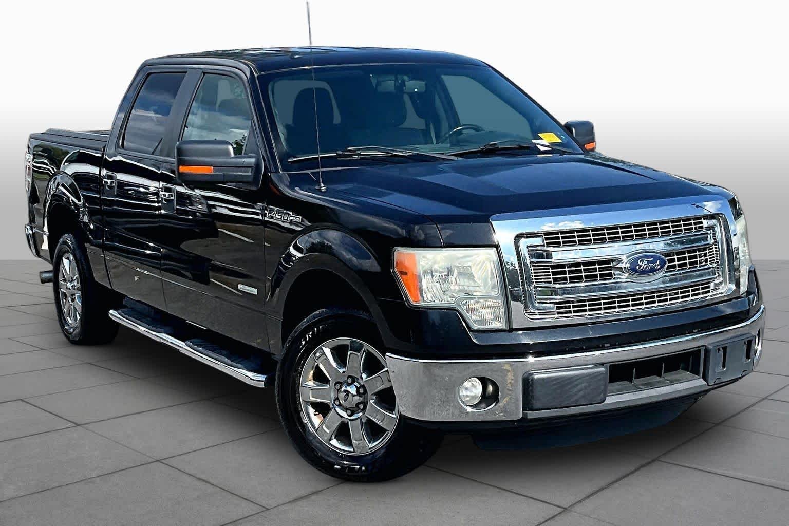 Used 2014 Tuxedo Black Metallic Ford XLT image 2