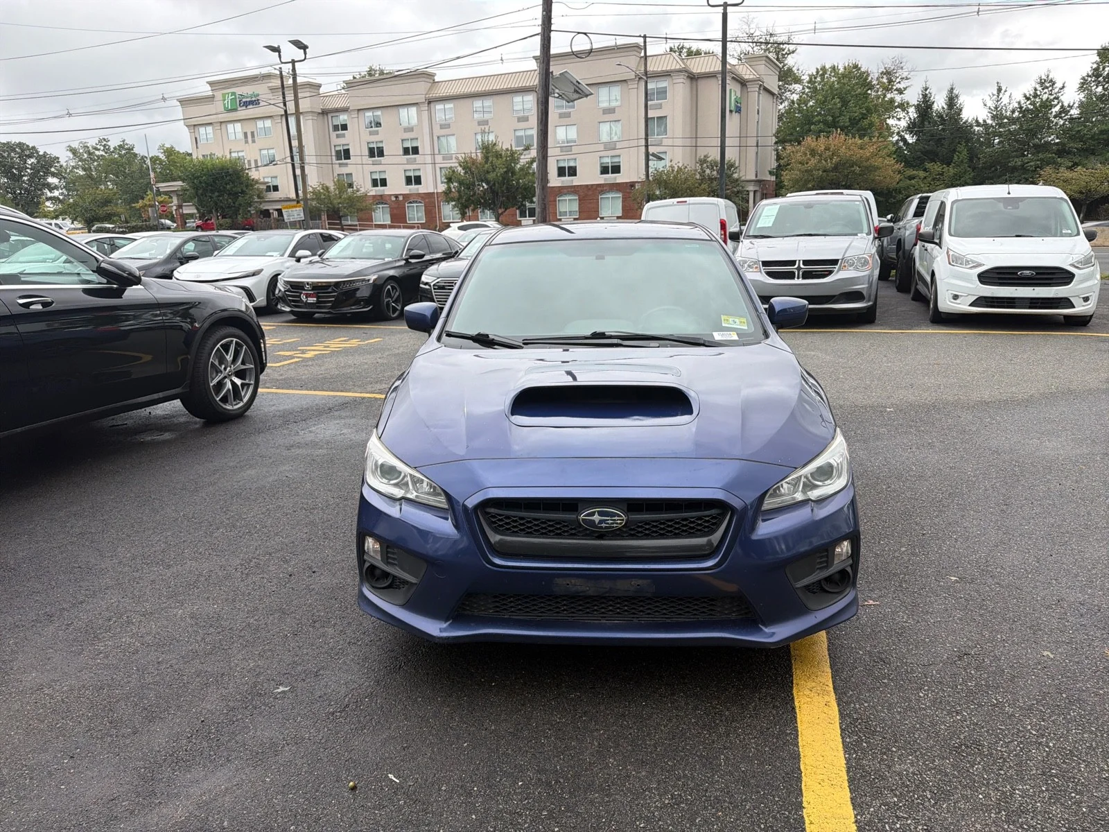 Used 2017  Subaru  image 2