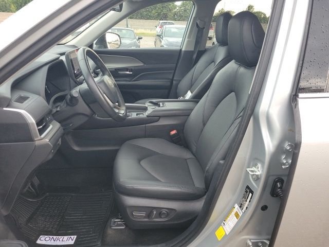 Used 2025 Celestial Silver Metallic Toyota XLE image 15