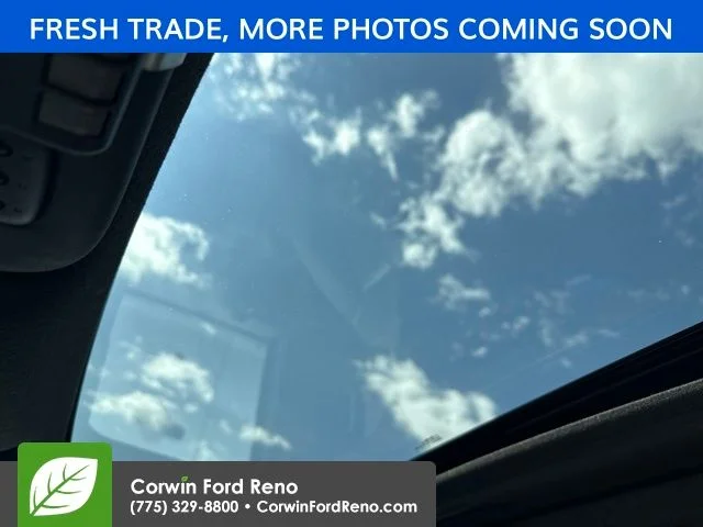 Used 2013 White Platinum Tri-Coat Metallic Ford Platinum image 17