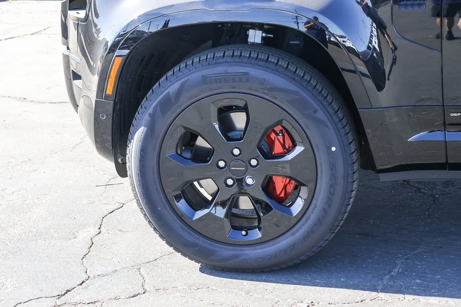 New 2026 Santorini Black Land Rover X image 6