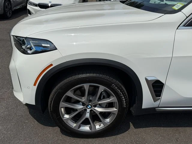 Used 2026 Alpine White BMW xDrive40i image 11