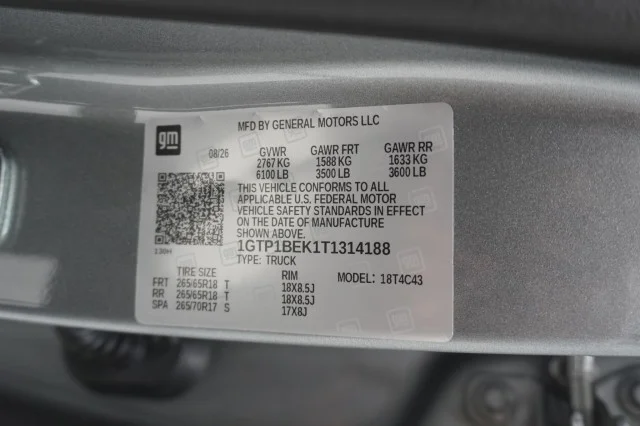 New 2026 Sterling Metallic GMC Elevation image 37