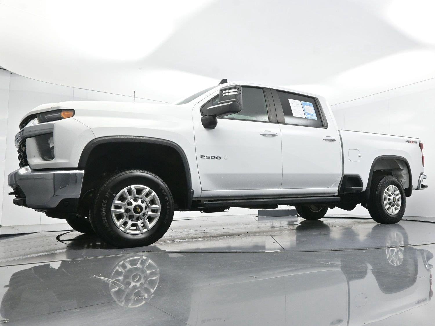 Used 2022 Summit White Chevrolet LT image 45