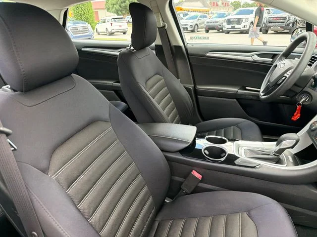 Used 2014 Red Ford SE image 26