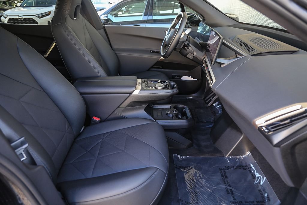 2025 BMW iX 50 - Photo 12