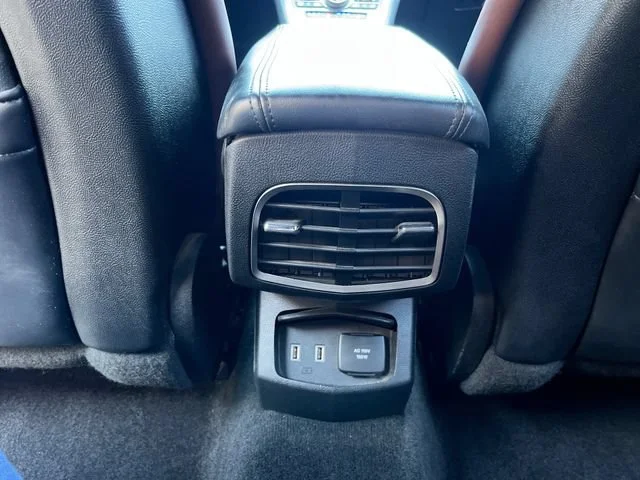 Used 2017 White Lincoln Reserve image 27