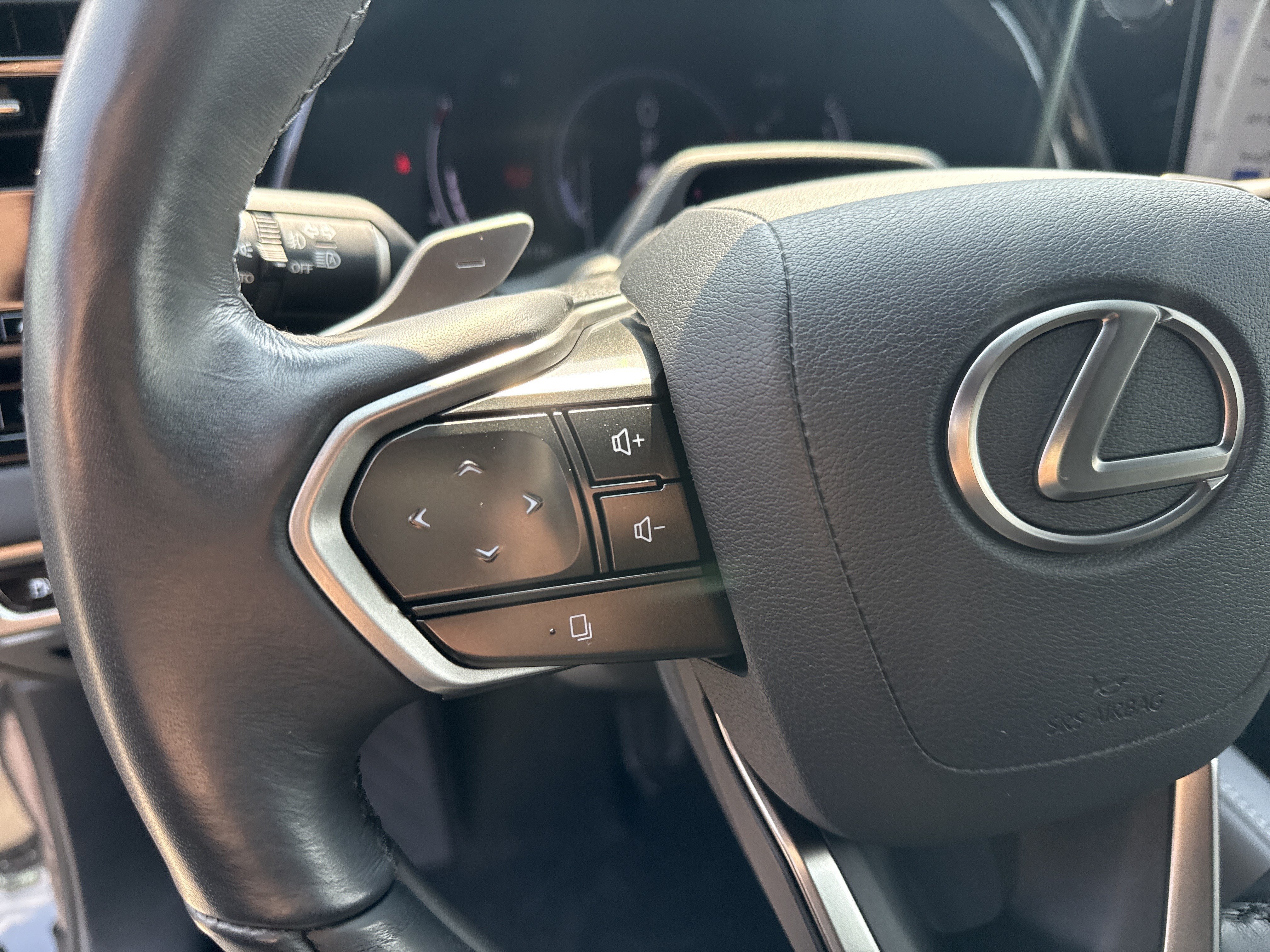 Used 2023 Black Lexus RX 350 Premium image 25
