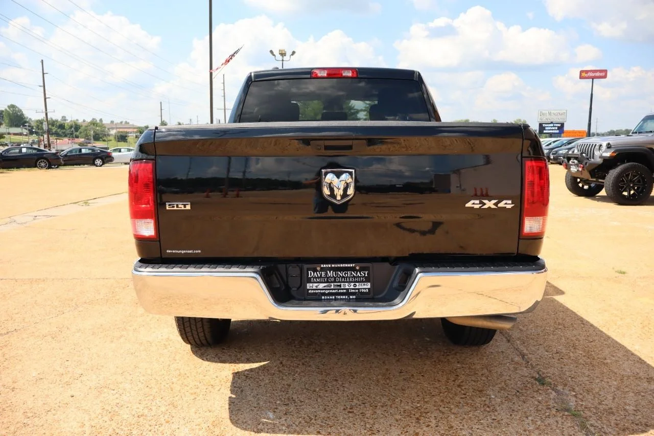 Used 2024 Diamond Black Crystal Pearl Coat Ram SLT image 5